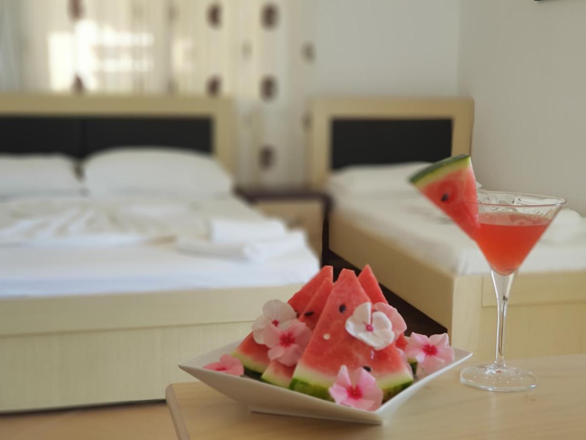 Family Hotel Haruni Ksamil Exterior foto